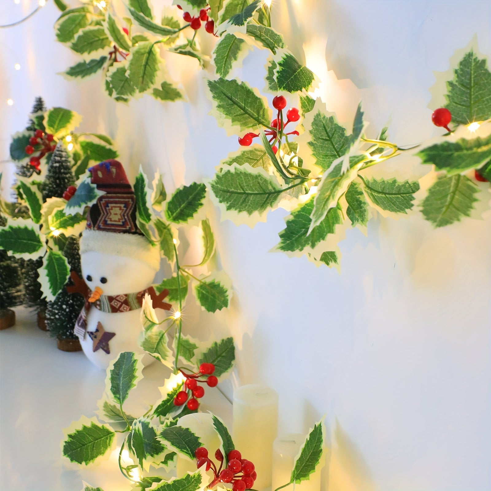 1-Set Festive 30LED Lighted 167.64cm Christmas Garland with Red Berries & Holly Leaves - Battery-Operated, Classic Style for Indoor/Outdoor Decoration - Ideal for Fireplace, Gate, Room - Perfect for Winter & New Year&apos;s C ZENORA