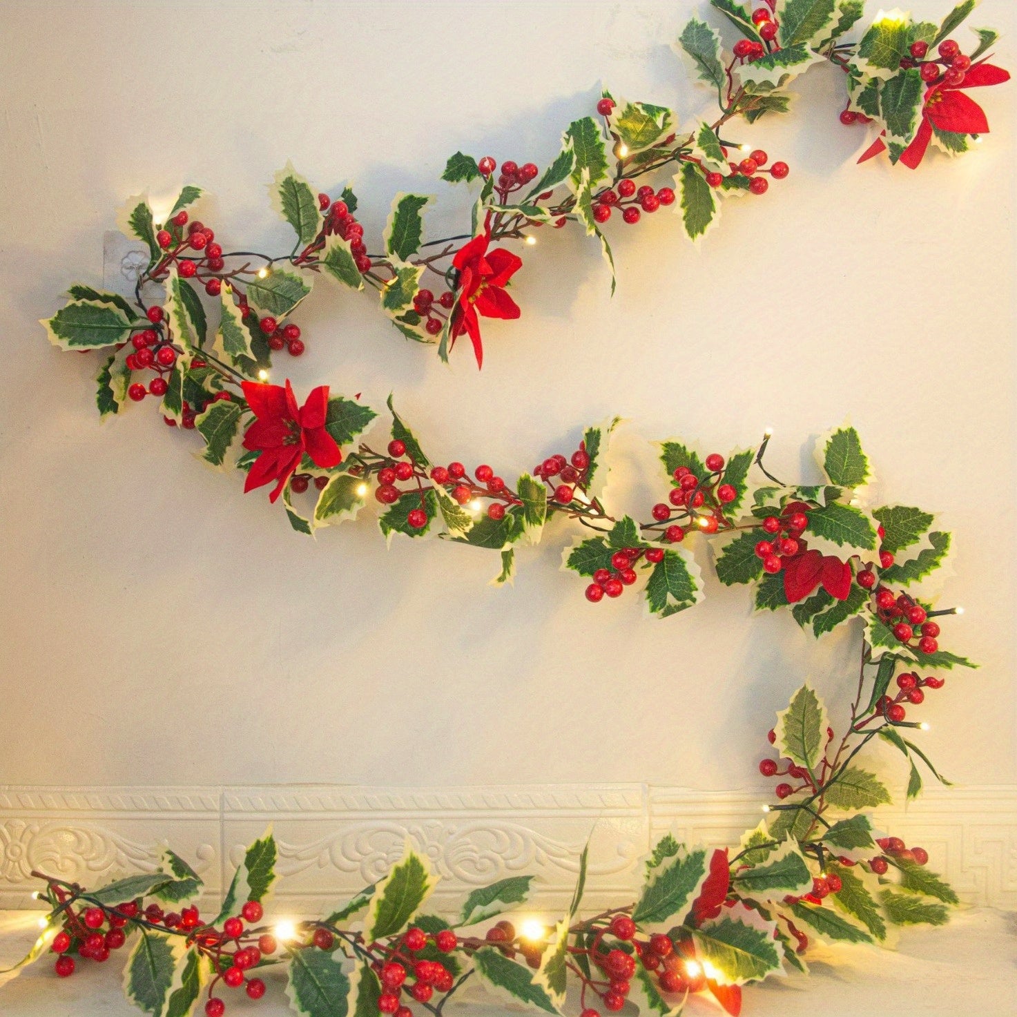 1-Set Festive 30LED Lighted 167.64cm Christmas Garland with Red Berries & Holly Leaves - Battery-Operated, Classic Style for Indoor/Outdoor Decoration - Ideal for Fireplace, Gate, Room - Perfect for Winter & New Year&apos;s C ZENORA